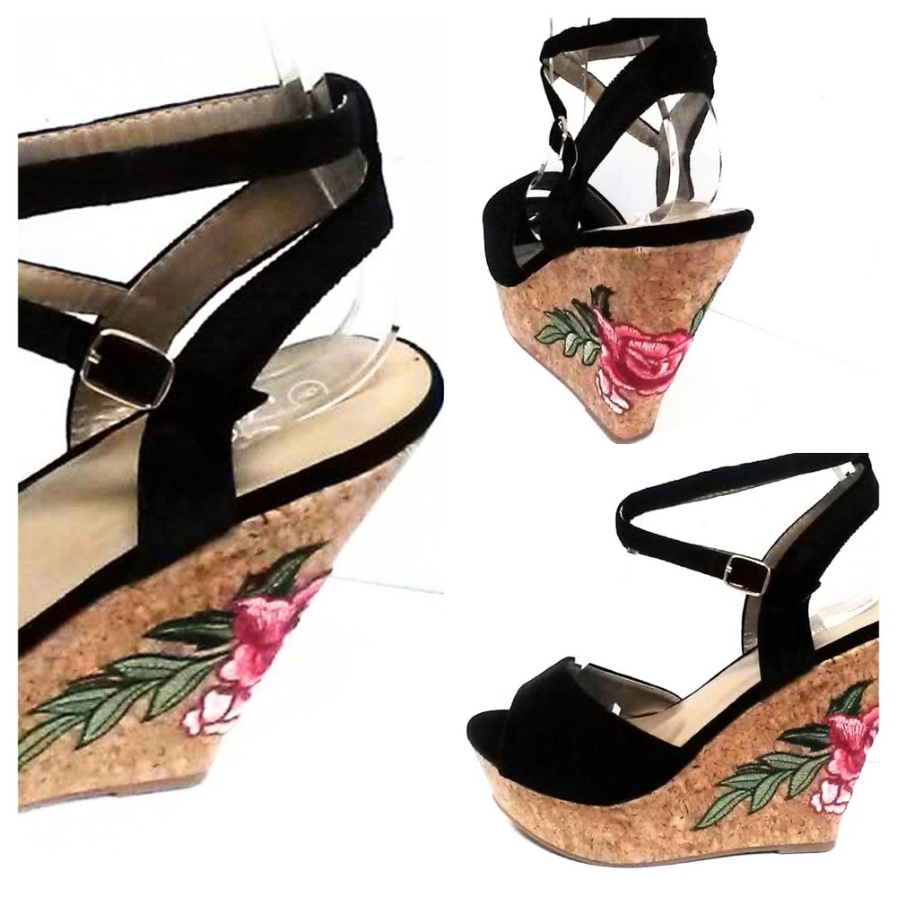 NEW! CUTE! Black VelvetPlatformWedge! - Picture 7 of 8